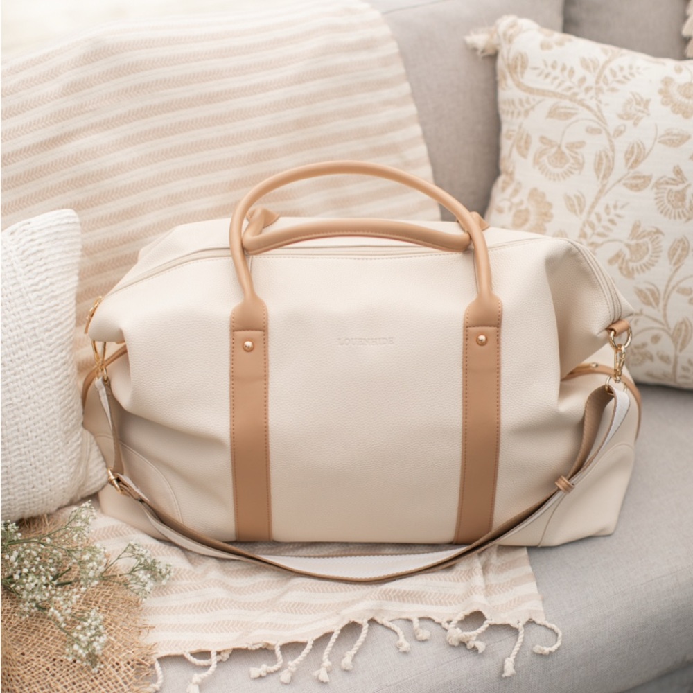 The Jilly Box Suumer 2024 Louenhide Alexis Weekender Bag